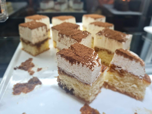 Photo of Wings International Cuisine - 119 Ferensway, Hull HU1 3UW